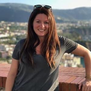 Meet your Posher, Crystal